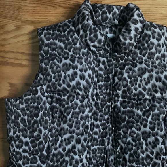 NWOT Leopard Print Puffer Vest Size XL - Picture 6 of 6